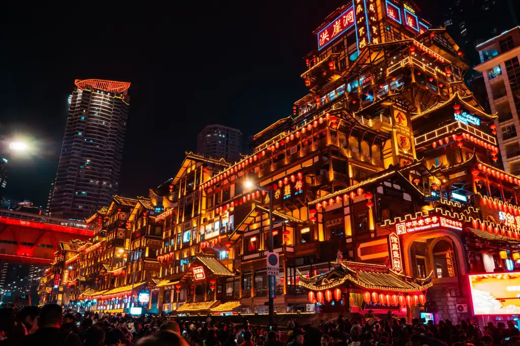 户外帐篷材质与结构技术解析：如何保障恶劣天气下的安全性
